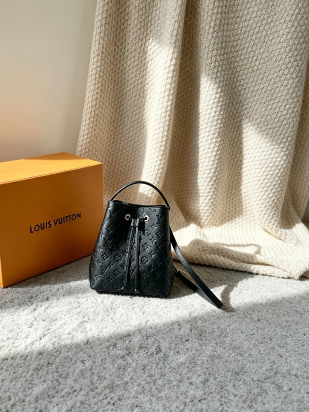 Louis Vuitton Néonoé MM Bag